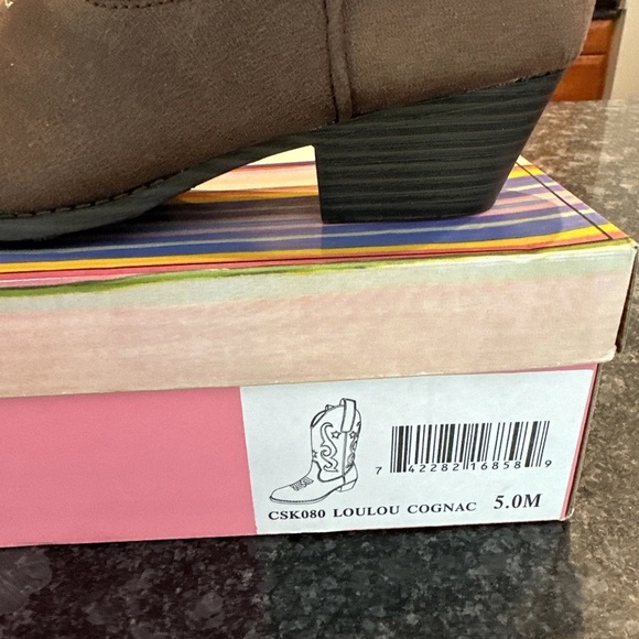 MIA Girls Cowboy Boots Brown & Sparkly Star Cowgirl Low Heel BRAND NEW! Size 5 - Picture 2 of 7